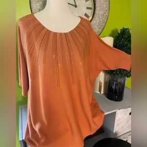 Beautiful short sleeve lightweight sweater